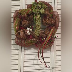 22x22 Mesh Christmas Wreath ~ Red & Green Mesh with a Bow & berry accents